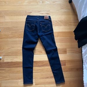 Levi’s 711 skinny jeans size 27